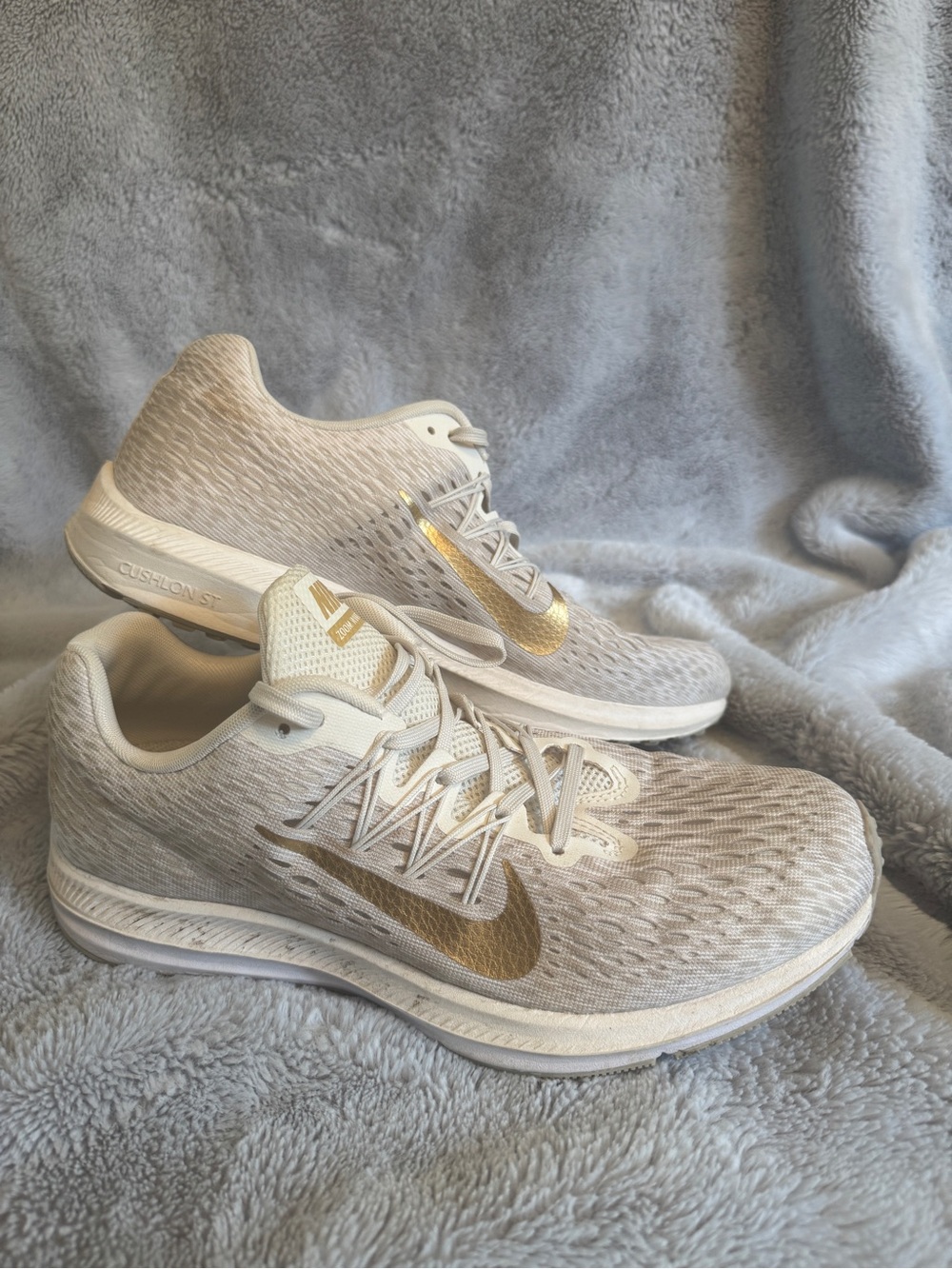 Nike Women's Cream Running Sneakers with Gold Swoosh